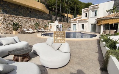 Фантастическая вилла с панорамным видом на море..